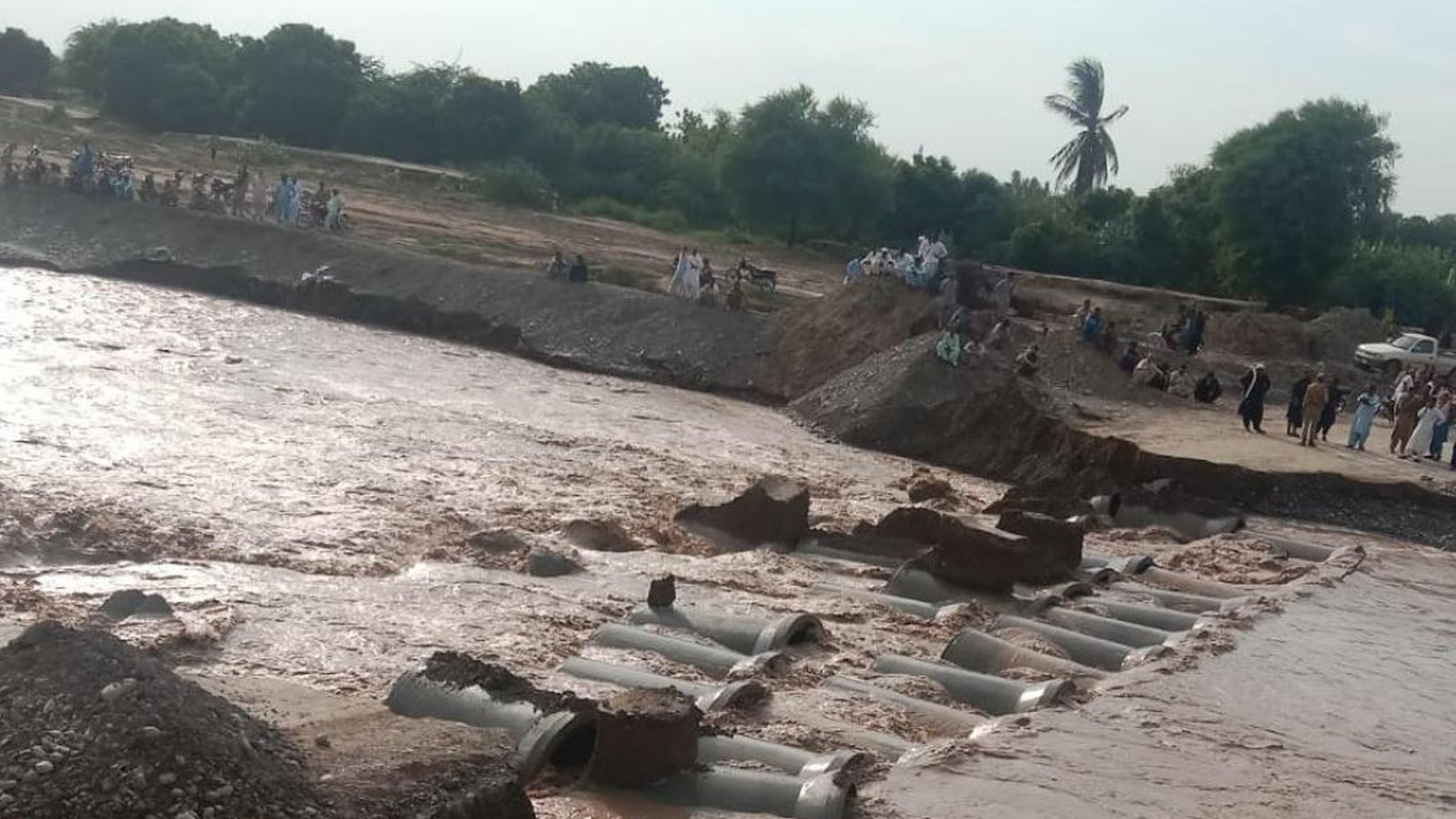 بلوچستان میں ڈیم ٹوٹنے سے تباہی