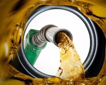 ملک میں آئندہ 15روز کیلئے پیٹرول اور ڈیزل کی قیمت میں اضافے کا امکان