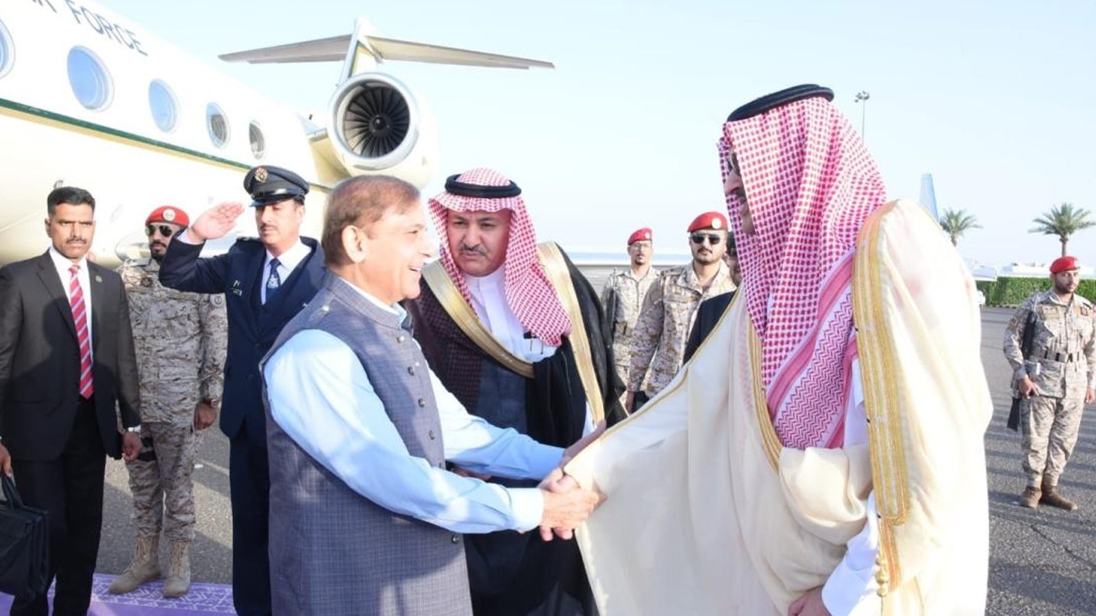 شہباز شریف عالمی اقتصادی فورم کے اجلاس میں شرکت کیلئے ریاض پہنچ گئے