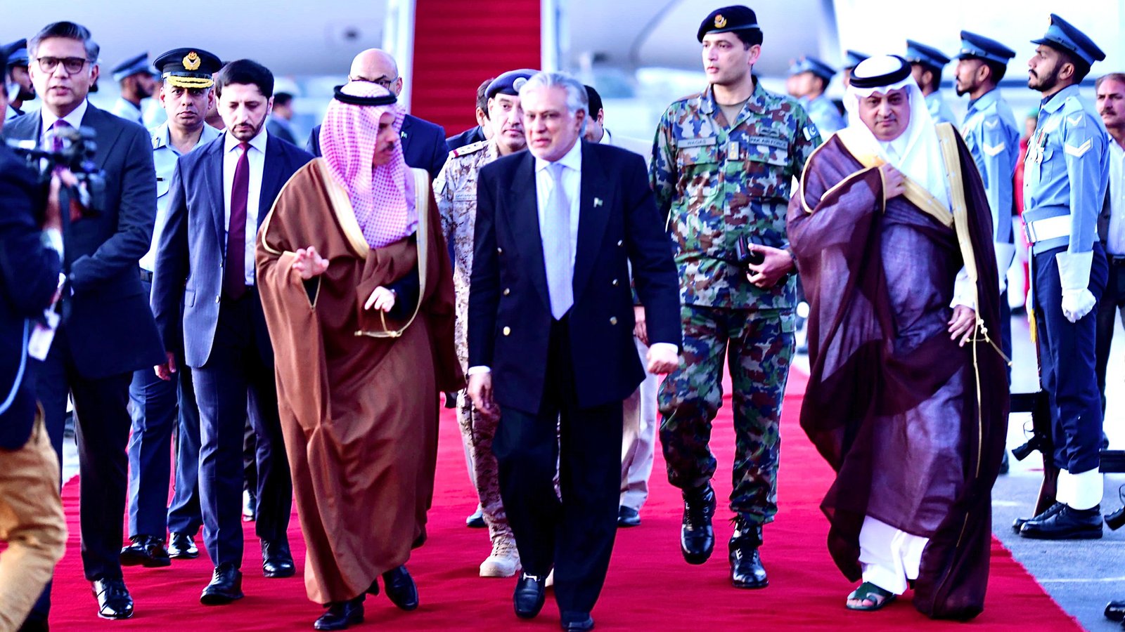 سعودی وزیر خارجہ شہزادہ فیصل بن فرحان دو روزہ دورے پر پاکستان پہنچ گئے