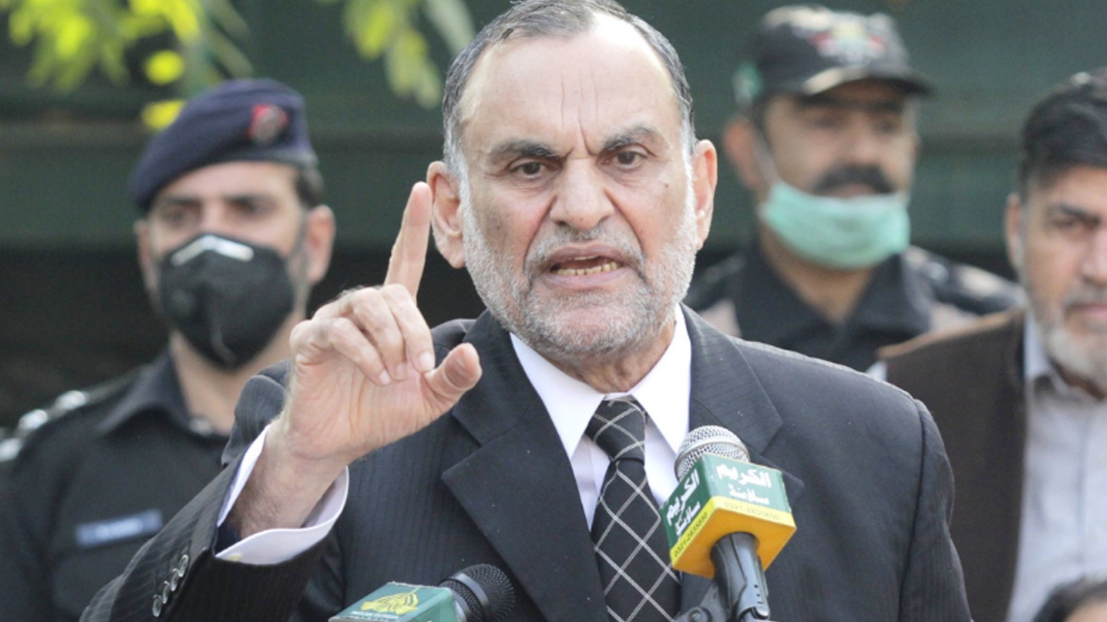 پی ٹی آئی کے مرکزی رہنما اعظم سواتی کو گرفتار کر لیا گیا