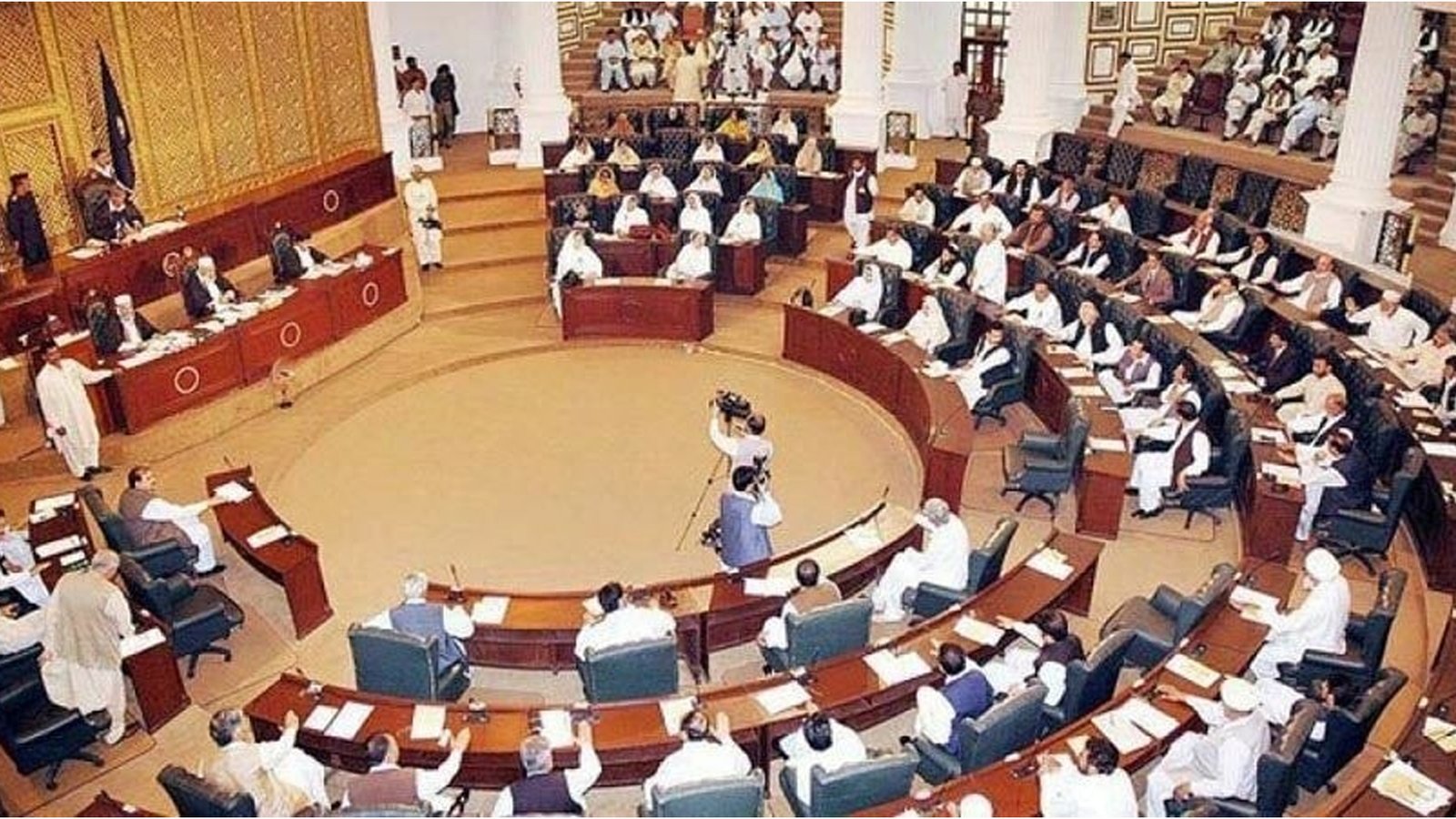 خیبرپختونخوا حکومت کا صوبائی اسمبلی میں مخصوص نشستوں پر منتخب اپوزیشن ارکان سے حلف نہ لینے کا فیصلہ