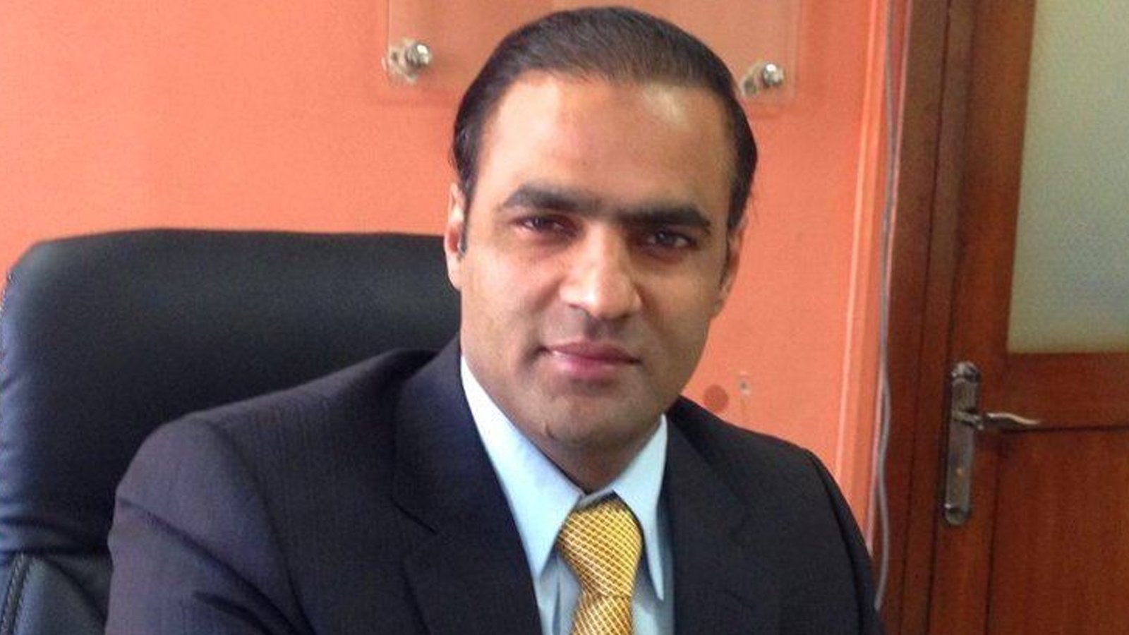 بانی پی ٹی آئی اپنے کئے کا خمیازہ بھگت رہا ہے ، عابد شیر علی