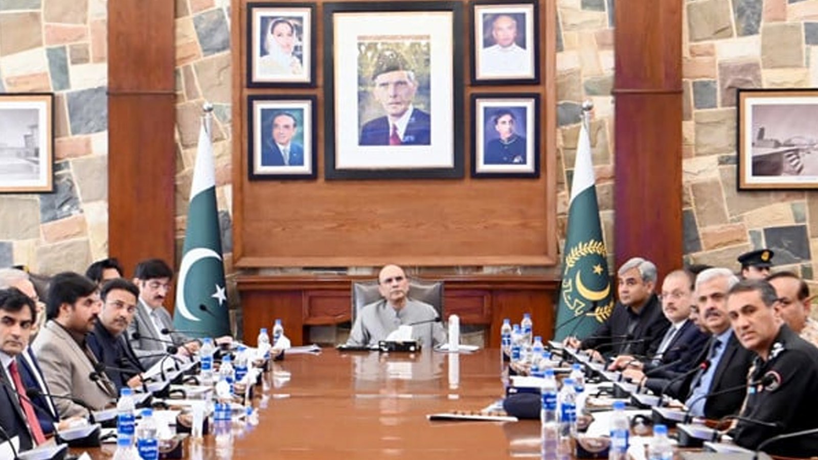 کسی صورت زمینوں پر قبضے کی اجازت نہیں دو نگا، صدر زرداری