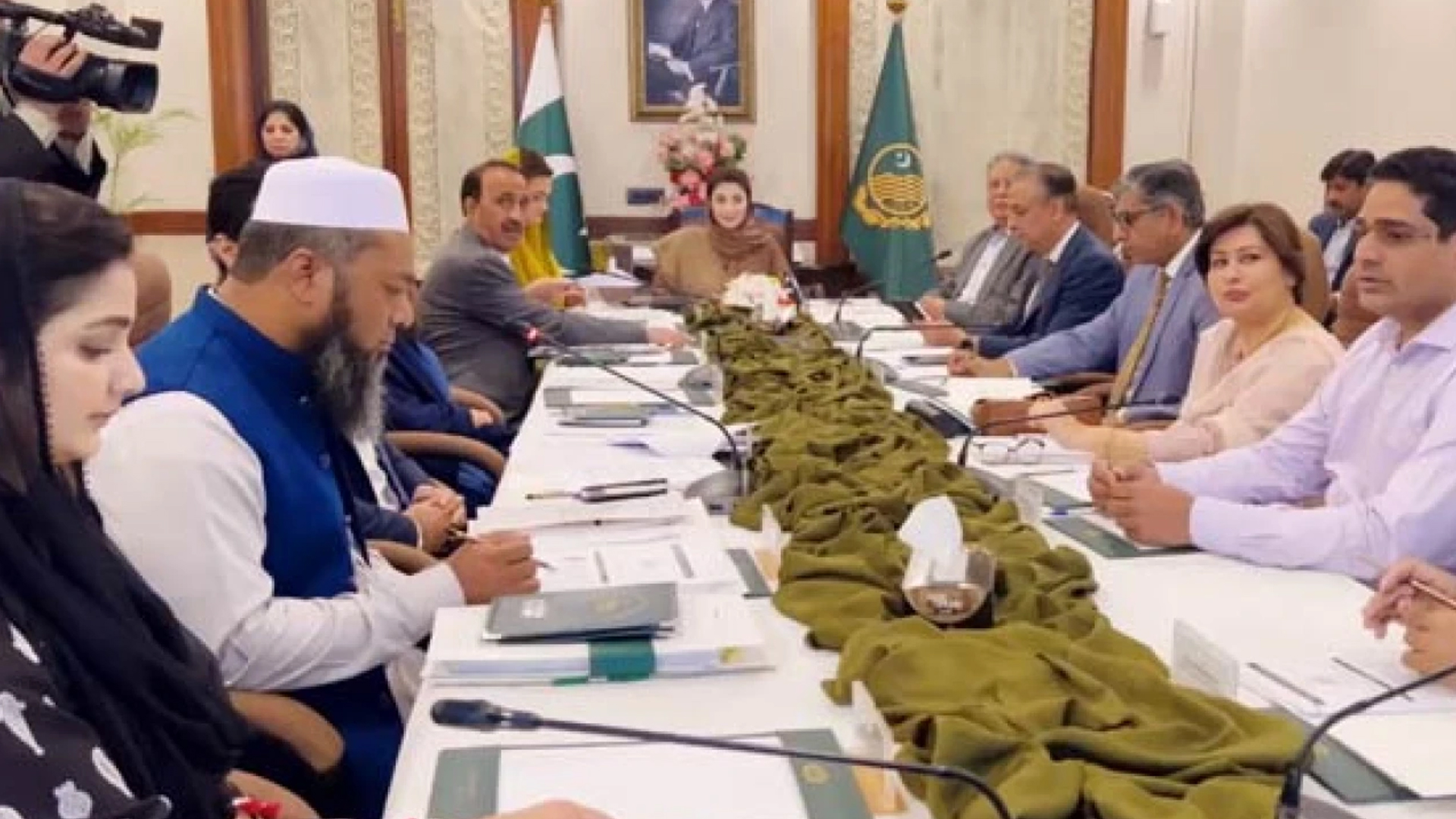 پنجاب حکومت نے عمران خان کیخلاف کارروائی کی منظوری دیدی