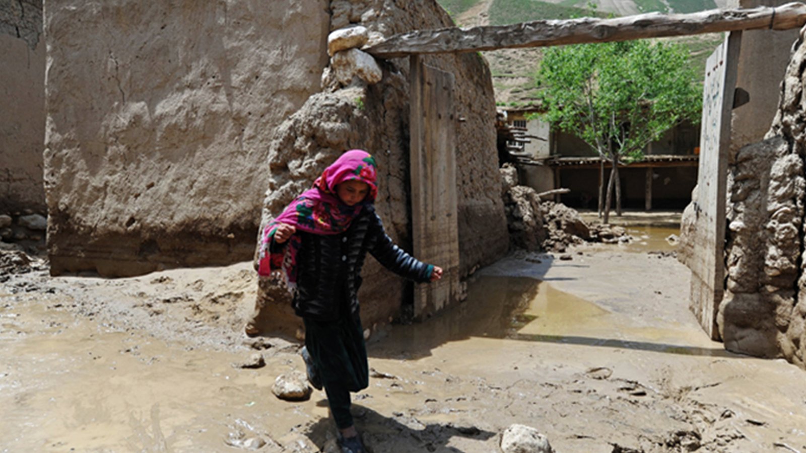 افغانستان میں سیلاب نے تباہی مچادی، سیکڑوں افراد جاں بحق