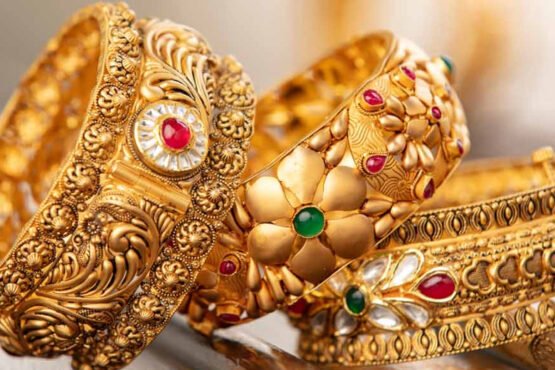 سونے کی قیمت میں فی تولہ ہزاروں روپے کمی ، قیمتوں کو ریورس گیئر لگ گیا