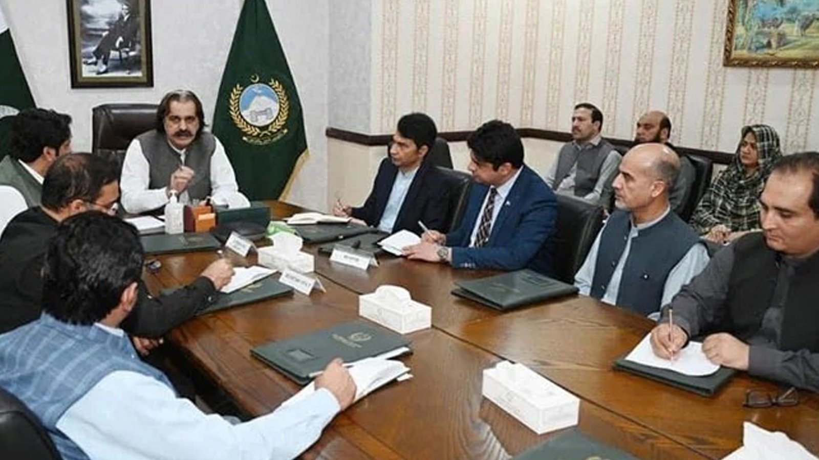 خیبرپختونخوا کابینہ کی صوبائی وزراء پر نوازشات کی بارش