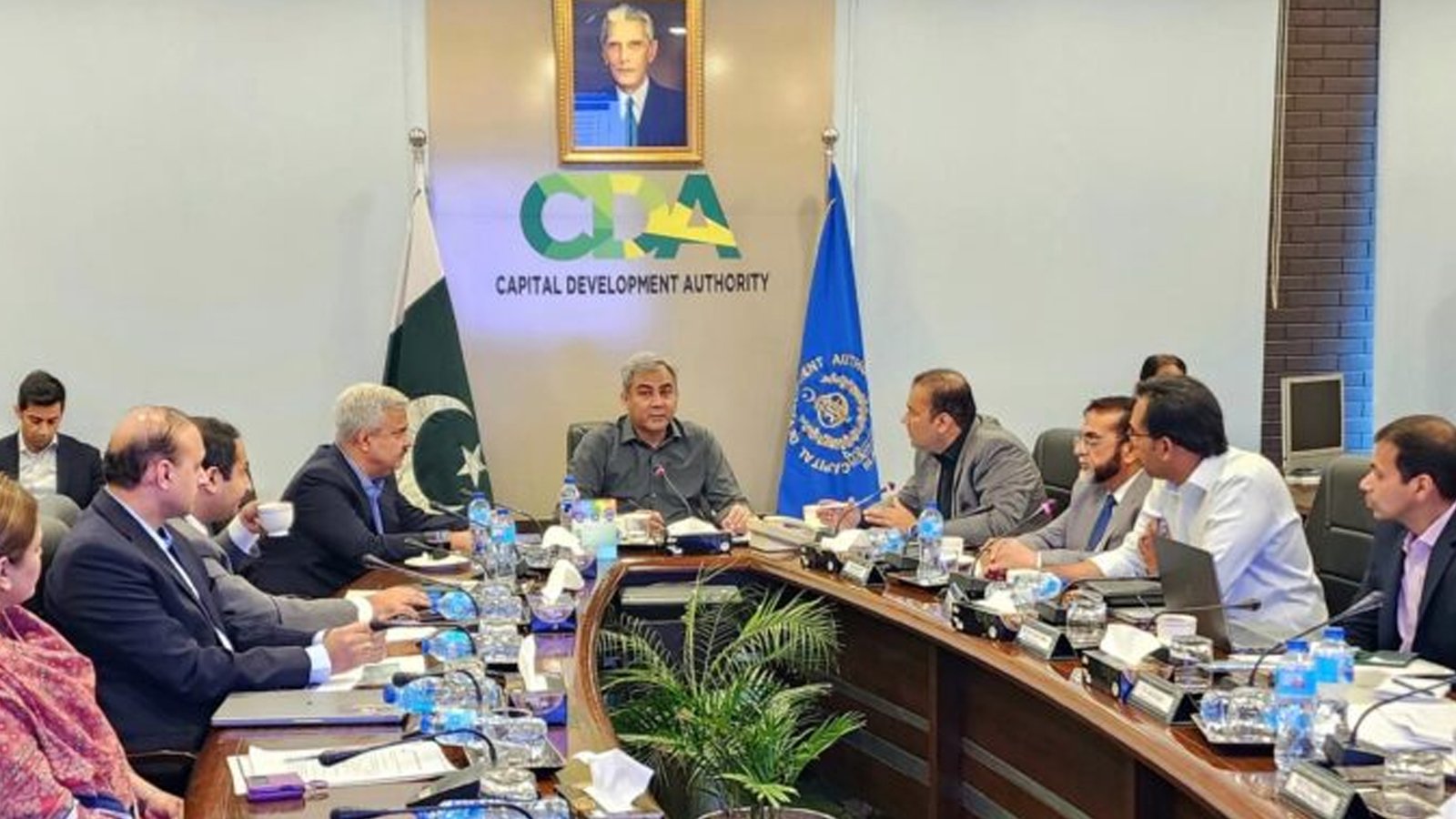 سی ڈی اے  لینڈ ریکارڈ 6 ماہ میں ڈیجیٹلائزکرے، وزیر داخلہ کا حکم