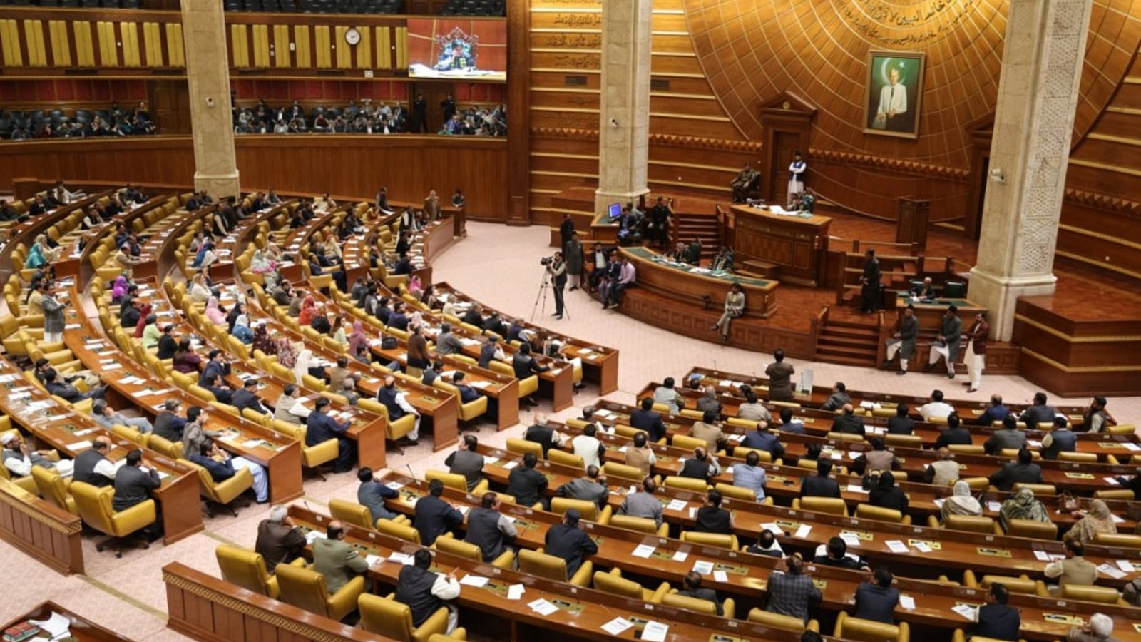 پنجاب اسمبلی میں حکومتی اتحاد کے 27 مخصوص اراکین کی رکنیت معطل