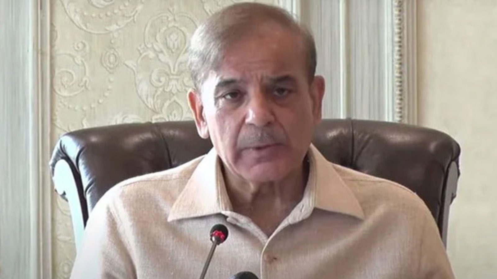 وزیراعظم نے بجلی کی غیر اعلانیہ لوڈشیڈنگ ختم کرنے کا حکم دے دیا