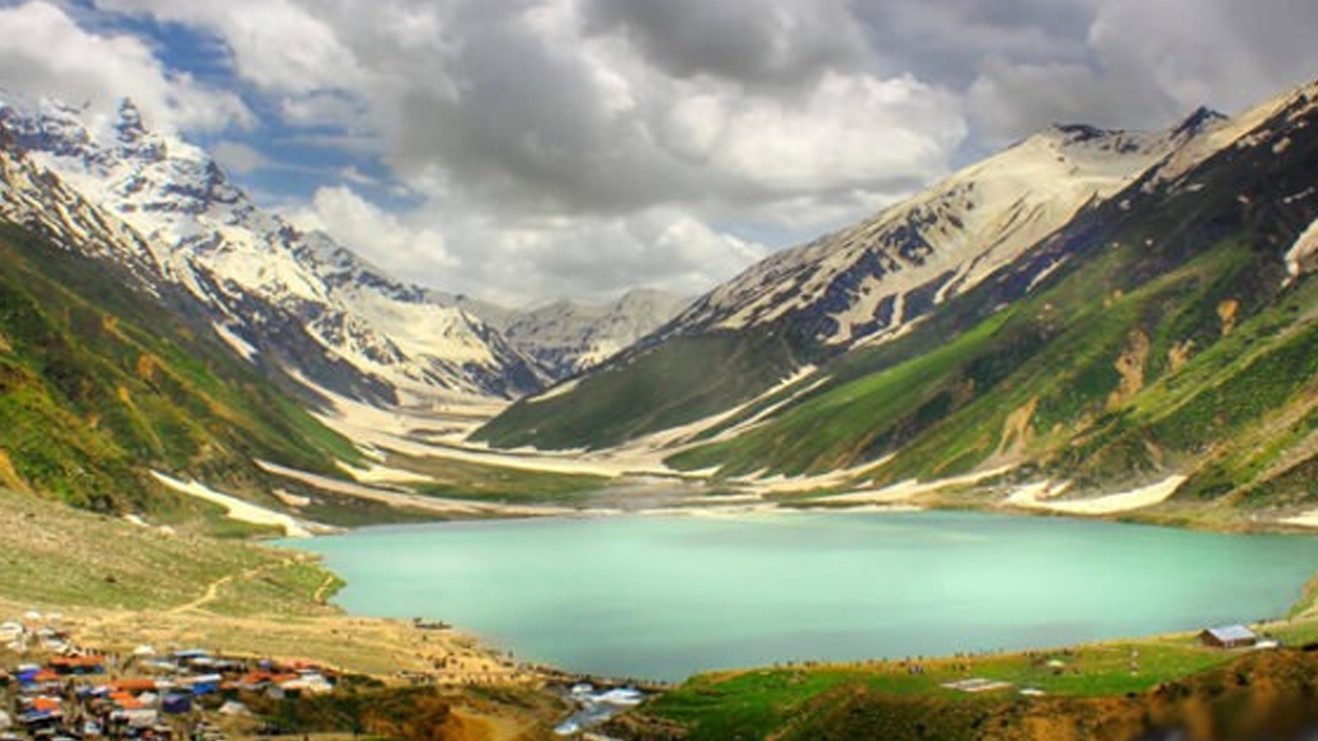 سیاحوں کیلئے بڑی خوشخبری، جھیل سیف الملوک شاہراہ کھل گئی