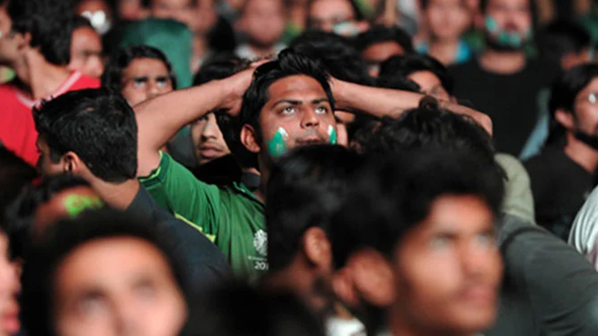 بھارت سے شکست: شائقین کرکٹ پھٹ پڑے، بیٹنگ لائن تبدیل کرنے کامطالبہ