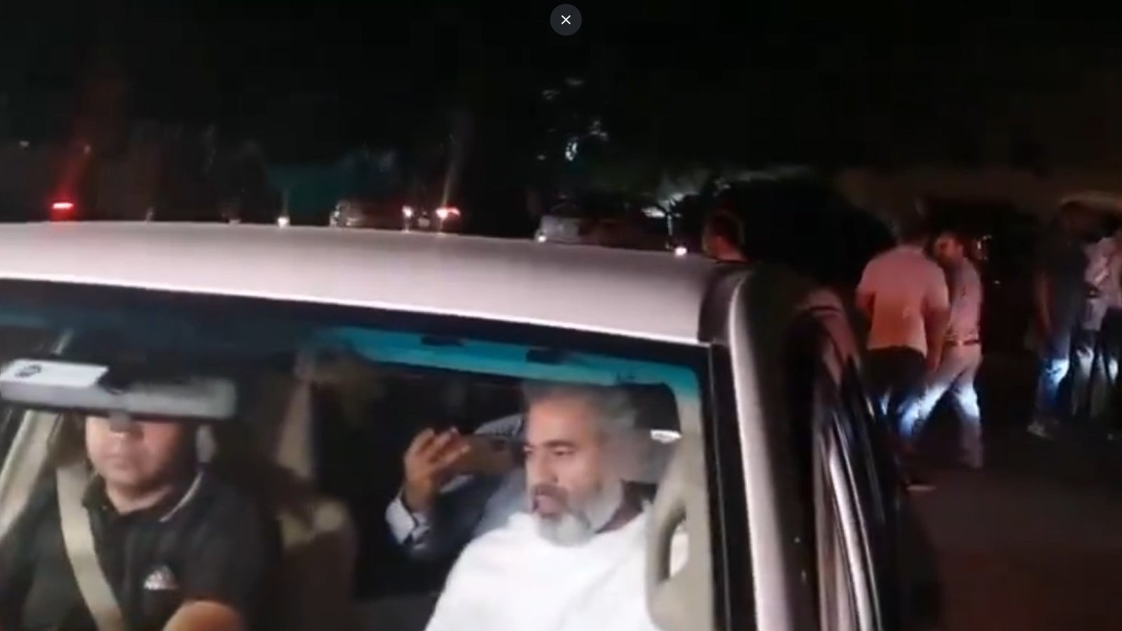 صحافی عمران ریاض لاہور ایئر پورٹ سے ایک مرتبہ پھر گرفتار