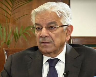 سڑکوں اور پلوں کی تعمیر میں کرپشن، ایک بارش کی مار ثابت ہوتے ہیں: خواجہ آصف