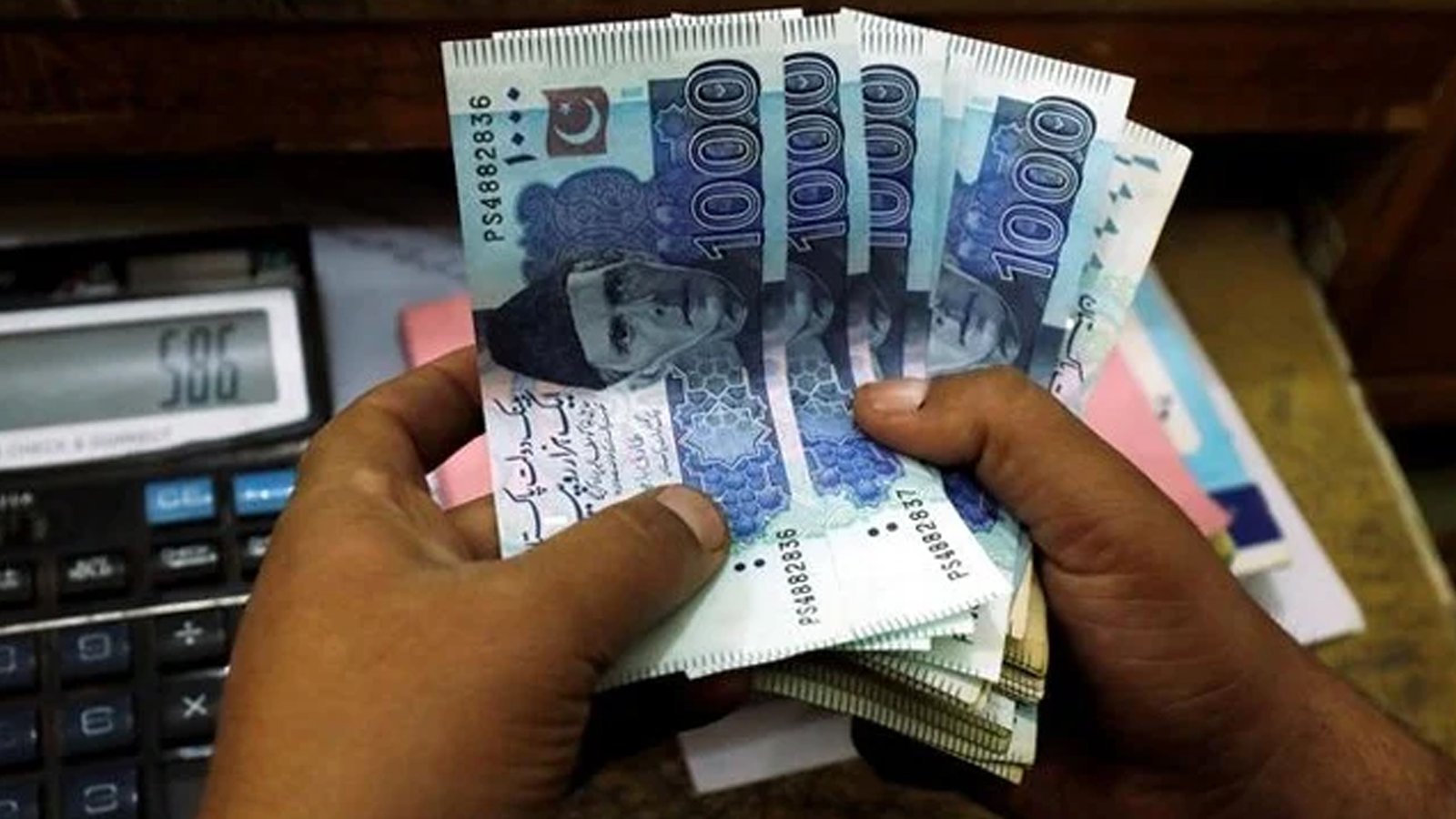 سرکاری ملازمین کو جون کی تنخواہیں عید سے پہلے ہی دینے کا فیصلہ