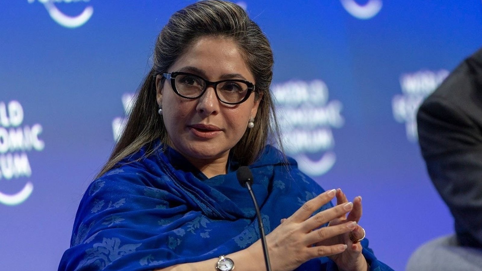 غلطی آزاد ڈیجیٹل کی نہیں لفافوں نے گند کیا ہے ،شاندانہ گلزار کی آزاد ڈیجیٹل سے خصوصی گفتگو نے سوشل میڈیا پر طوفان برپا کر دیا!
