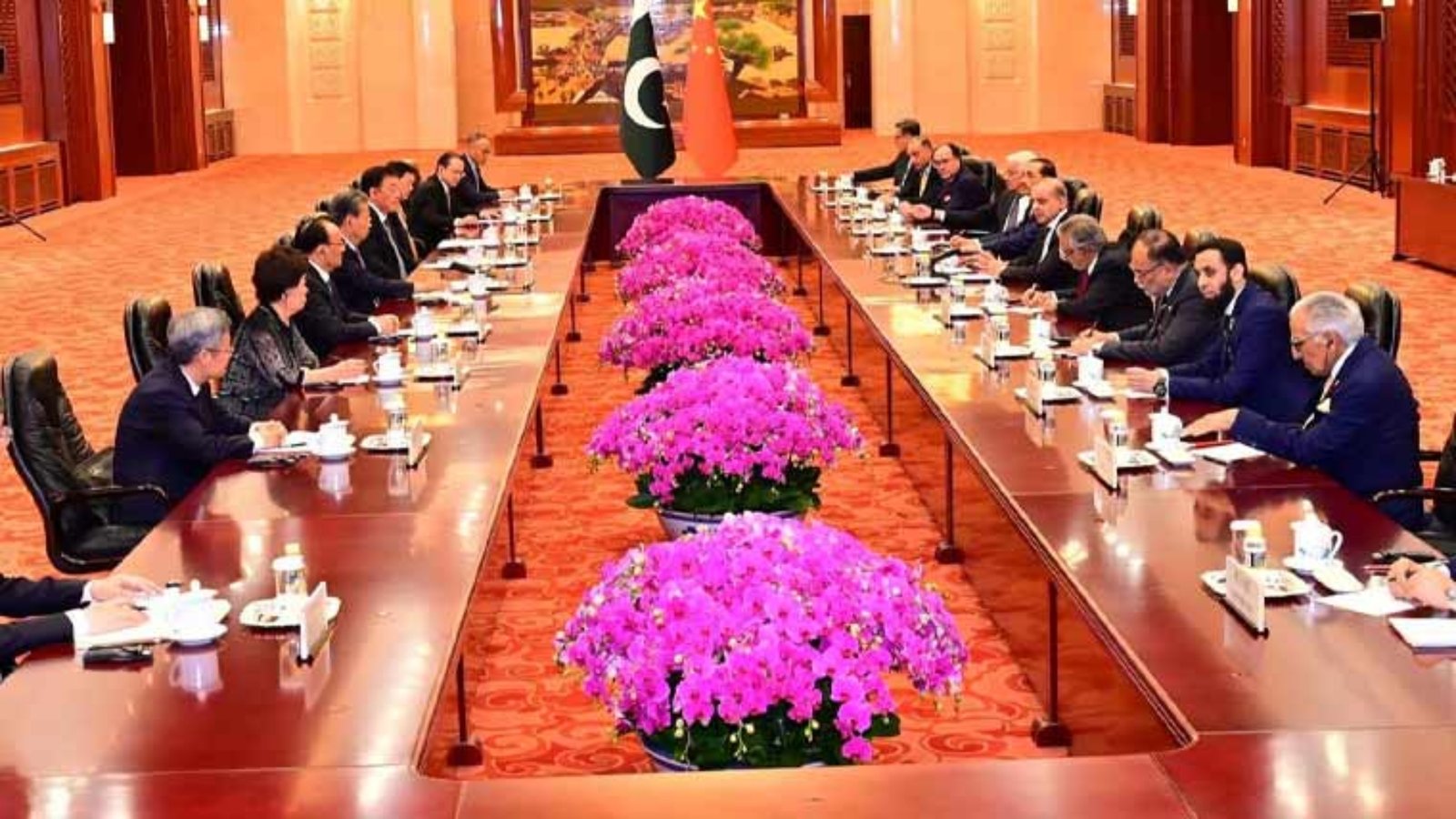 چین کیساتھ مضبوط تعلقات پاکستان کی خارجہ پالیسی کی بنیاد ہے: وزیراعظم