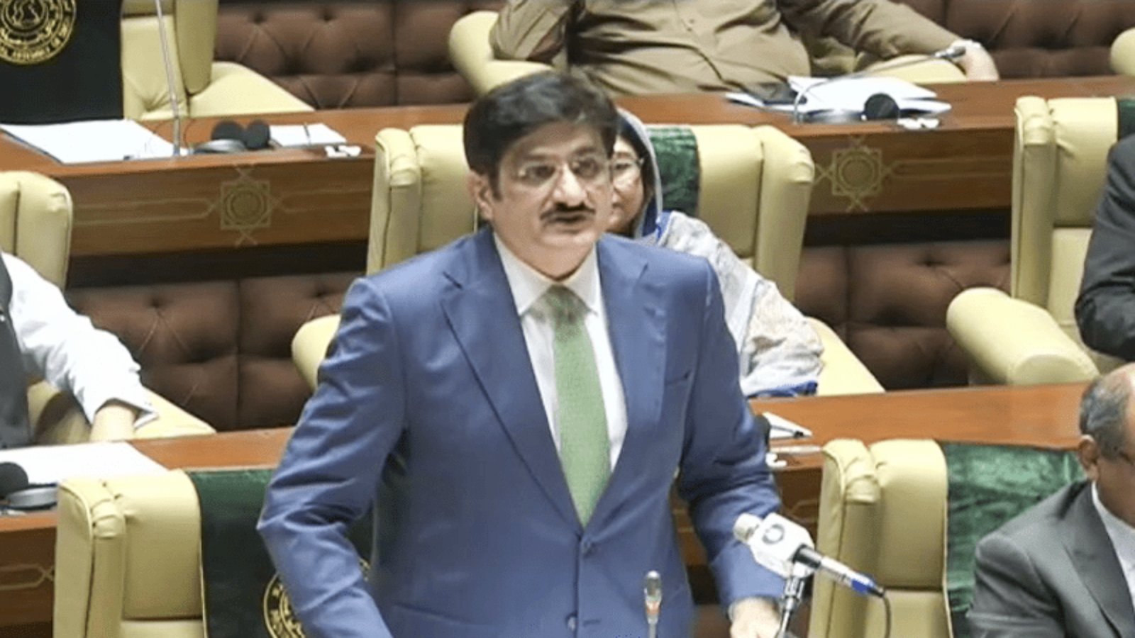 سندھ کا 30کھرب 56 ارب روپے مالیت کا بجٹ پیش، تنخواہوں میں 30 فیصد تک اضافہ