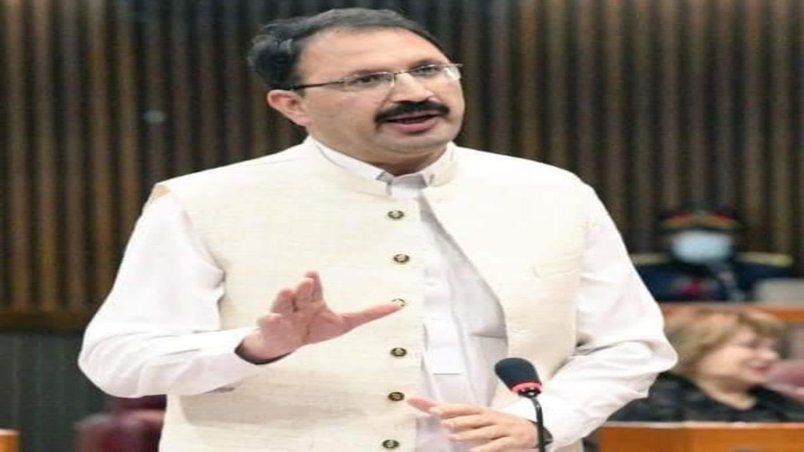 ملاکنڈ سے پی ٹی آئی رکن قومی اسمبلی جنید اکبر خان نے پارٹی کے کور کمیٹی سے استعفی دے دیا