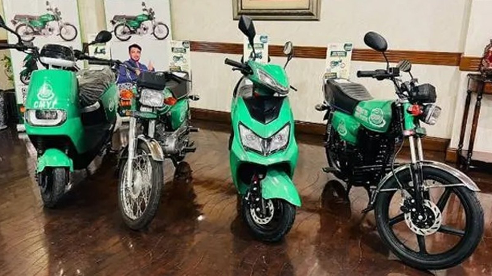وفاقی حکومت کا عوام کو رعایتی قیمتوں پر 40,000 الیکٹرک بائک دینے کا فیصلہ