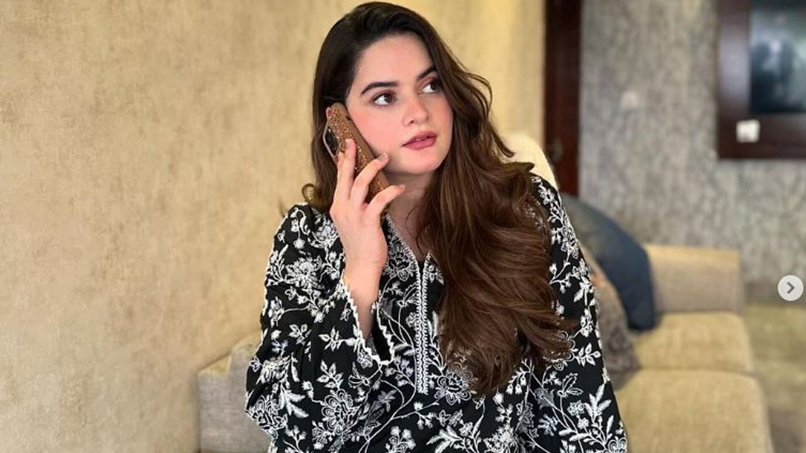 منال خان کو مداح نےشادی کی پیشکش کر دی، اداکارہ نے کیا جواب دیا؟