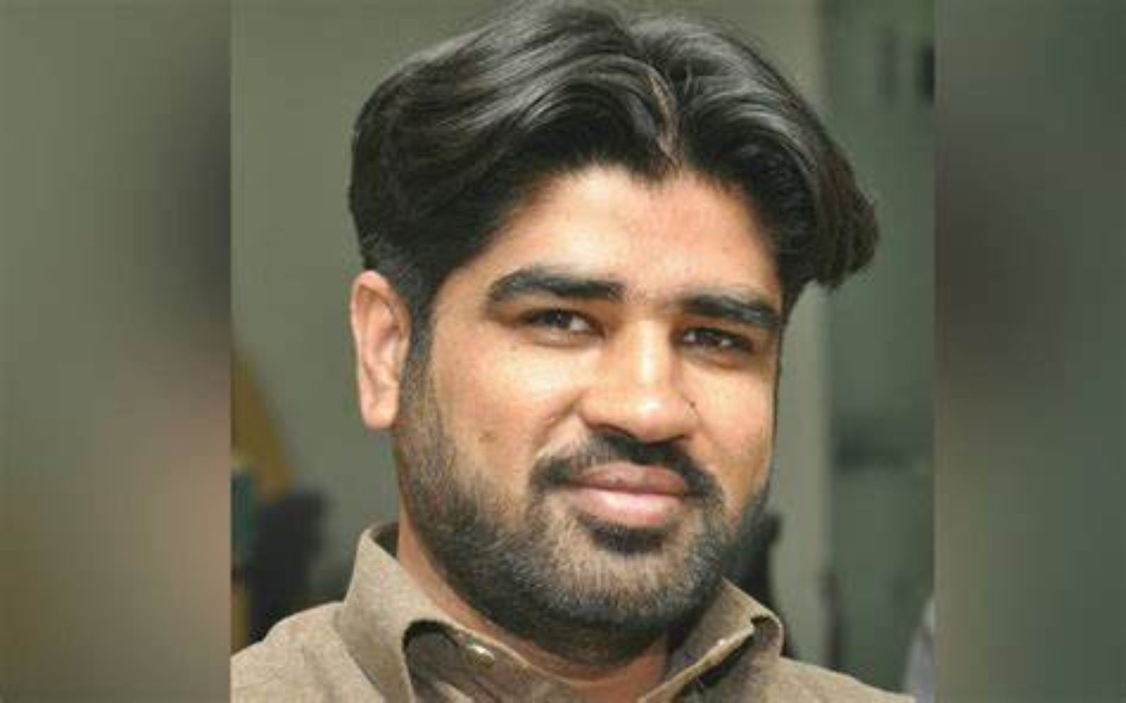 نوشہرہ: نامعلوم افراد کی فائرنگ سے سینیئر صحافی حسن زیب جاں بحق