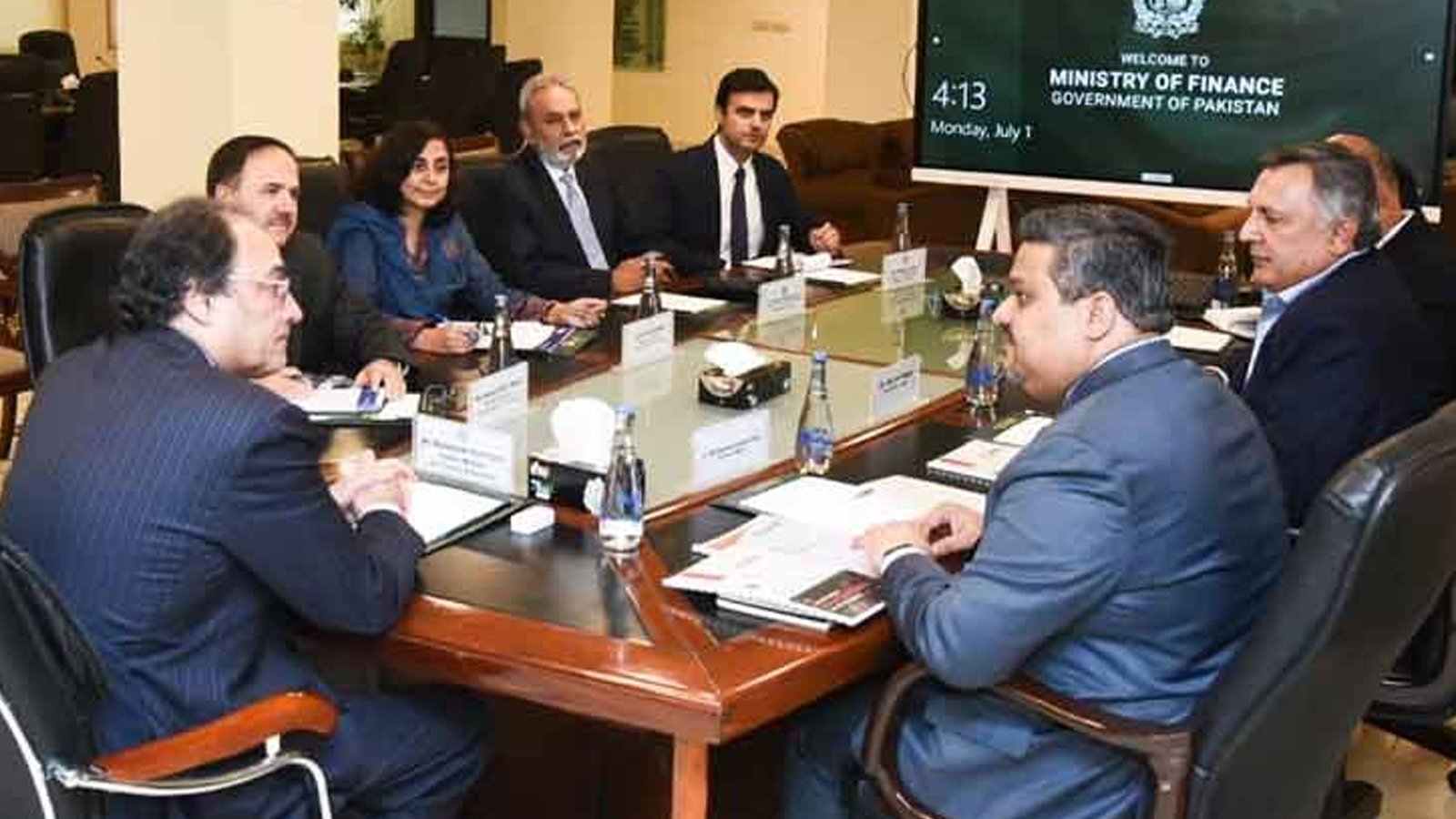 حکومت آئی ٹی صنعت کو سازگارماحول فراہمی کیلئے پُر عزم ہے ، وزیرخزانہ