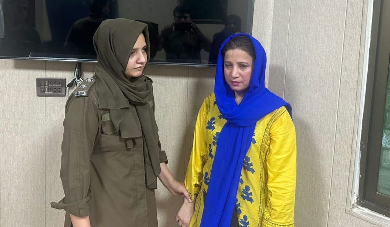 پی ٹی آئی ورکر نیلی پری کو گرفتار کر لیا گیا