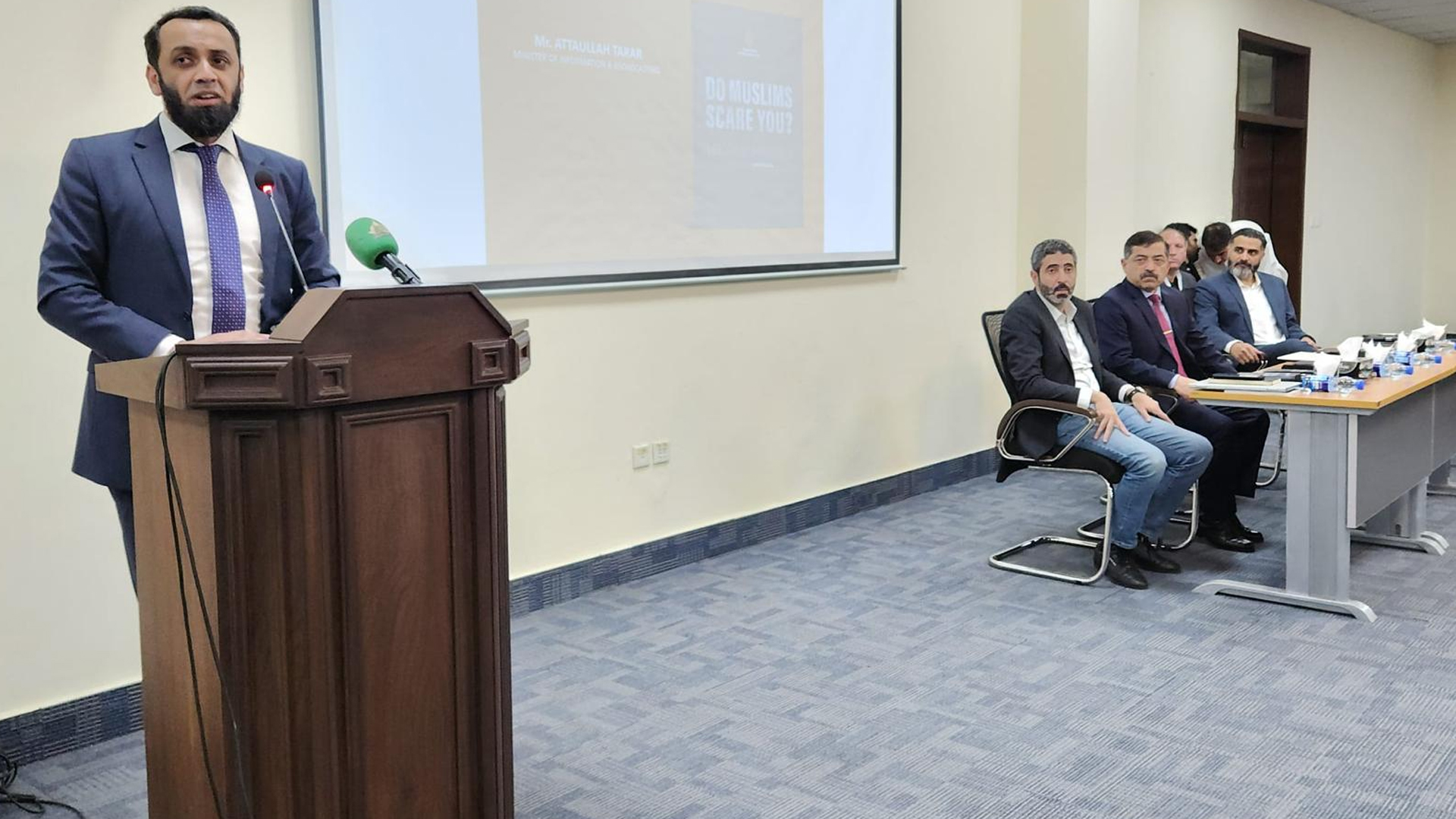 کتاب کی رونمائی کی تقریب: “کیا مسلمان آپ کو خوفزدہ کرتے ہیں؟” – اسلاموفوبیا پر صحافیوں کے لئے ایک جامع گائیڈ