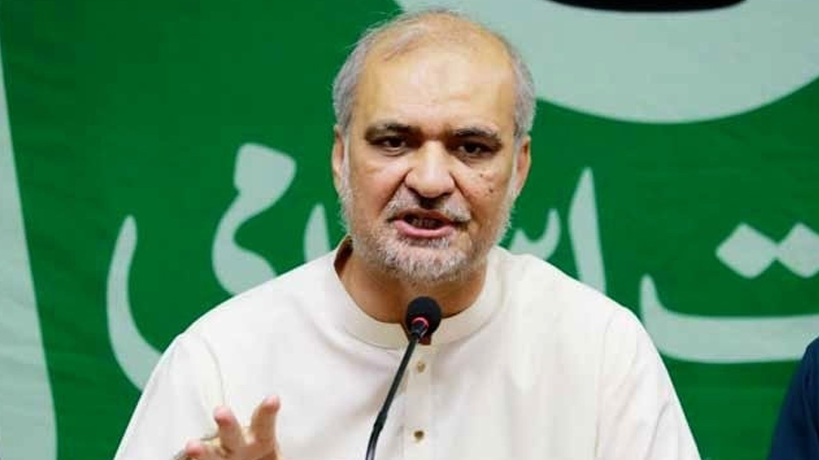 حکومت فوری پیٹرول کی قیمت 50 روپے لٹر کم کرے، حافظ نعیم الرحمان کا مطالبہ