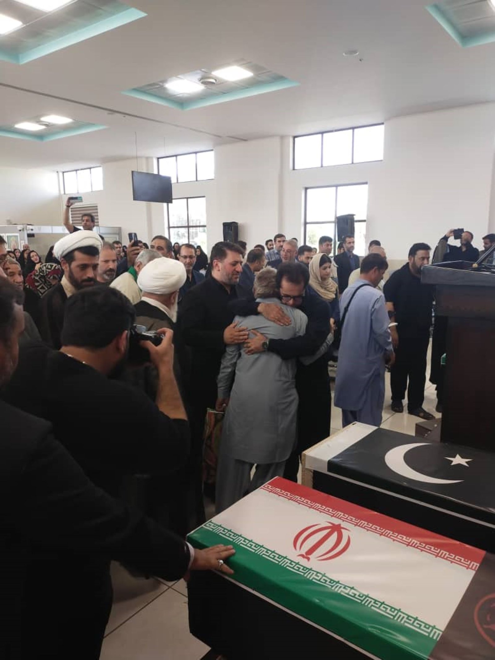 ایران میں پاکستانی زائرین کی بس حادثہ کے شہداء کی میتیں پاکستان روانہ