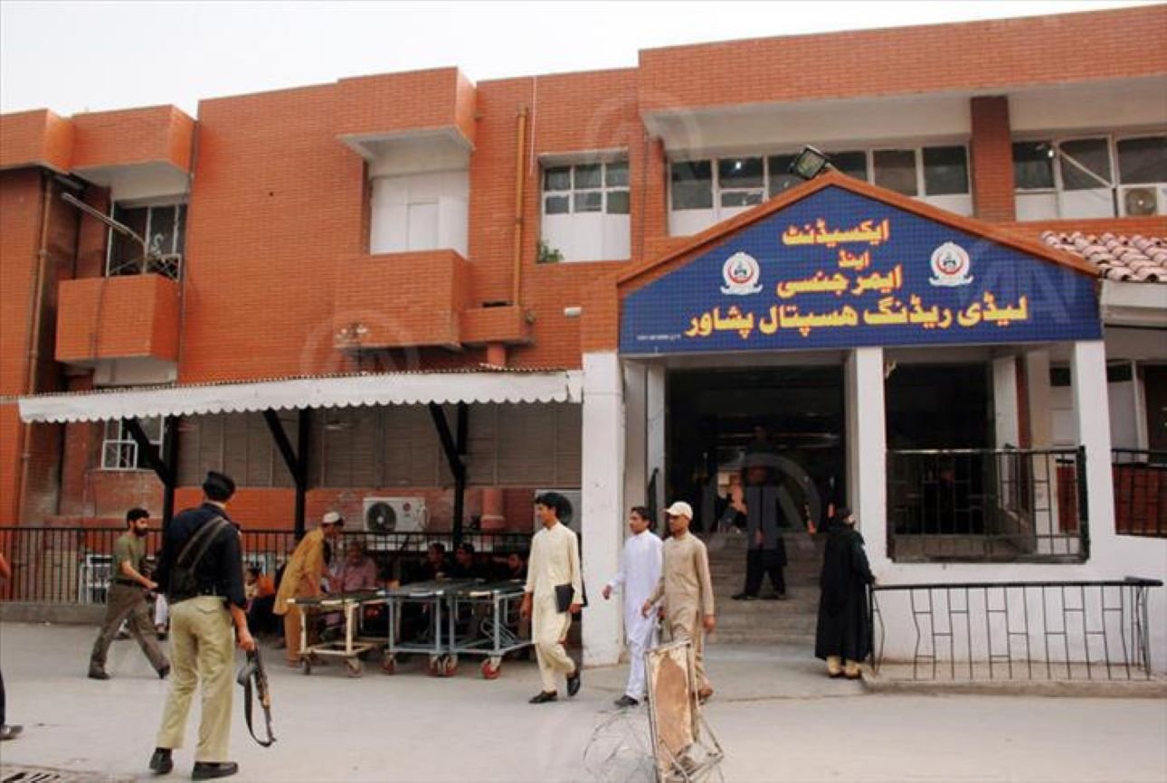 انتظامی نا اہلی اور عدم ادائیگیوں کے سبب خیبرپختونخوا میں مریضوں کا مفت علاج شدید متاثر
