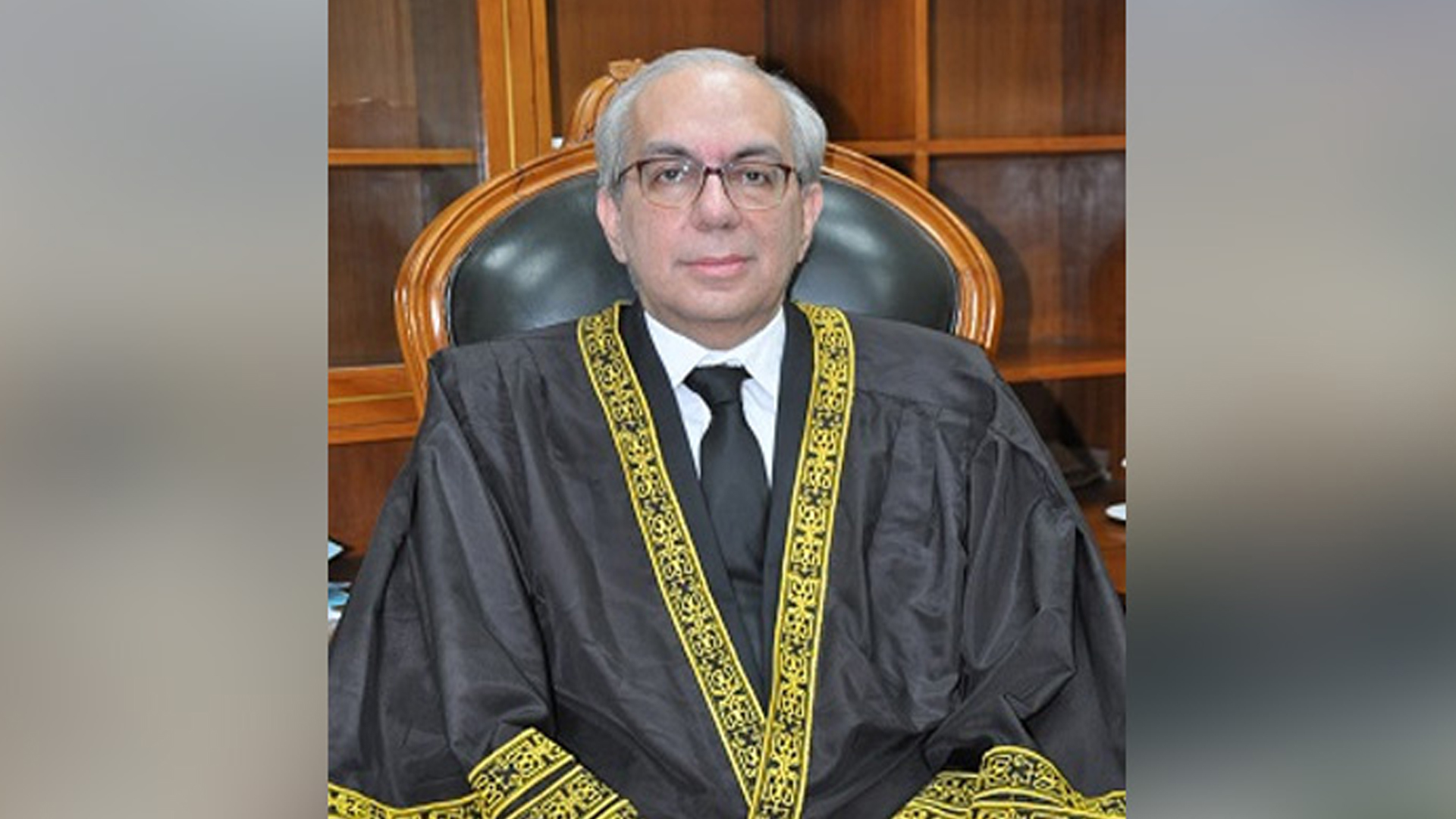 جسٹس منیب اختر  نے 63اے کے کیس کی سماعت سے انکار کردیا