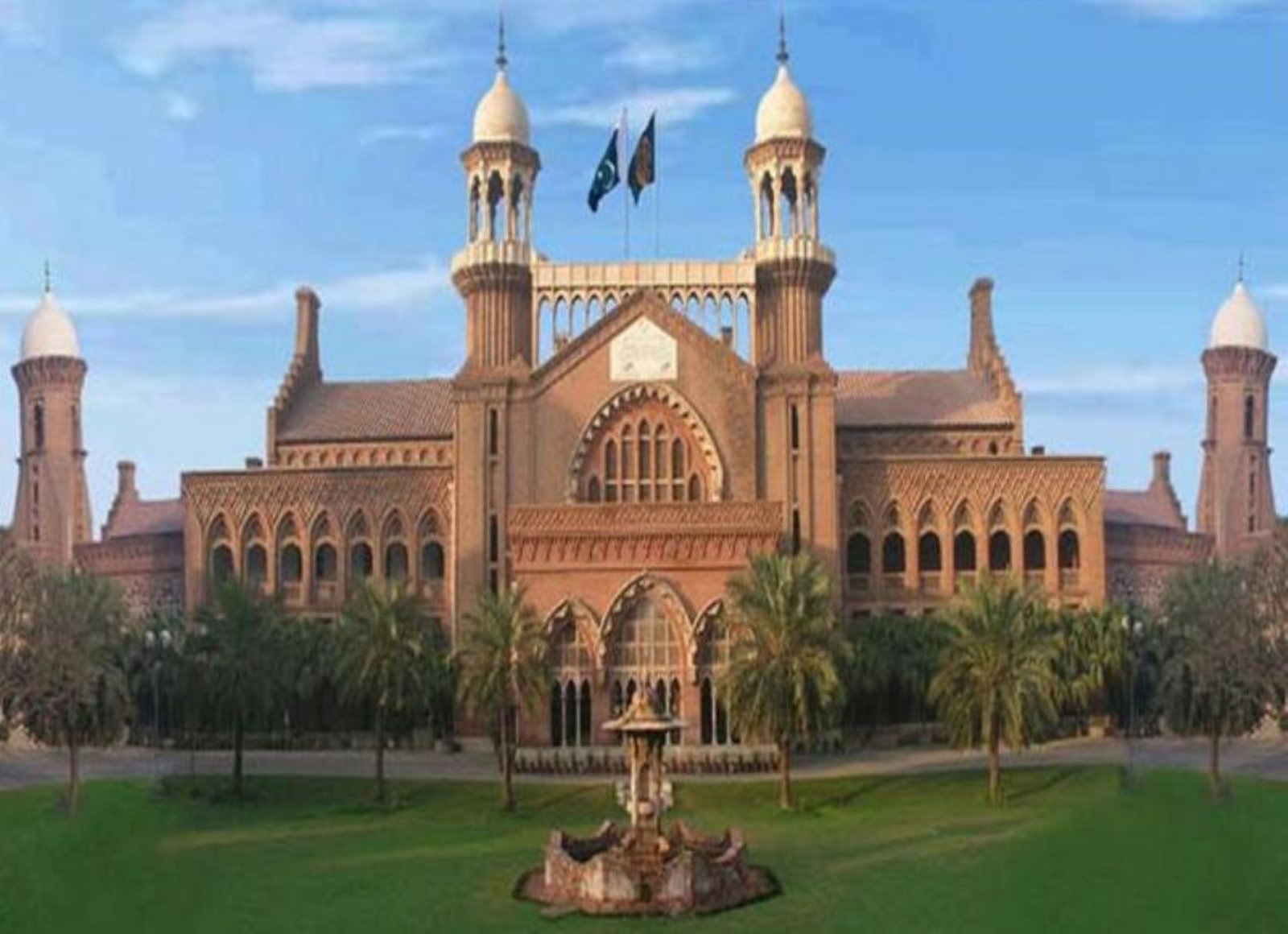 لاہور ہائیکورٹ نے چیئرمین نادرا کی تعیناتی کالعدم قرار دینے کا فیصلہ معطل کر دیا