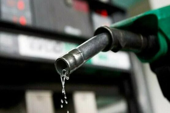مہنگائی سے ستائی عوام کیلئے بُری خبر، پٹرولیم مصنوعات کی قیمتیں بڑھنے کا امکان