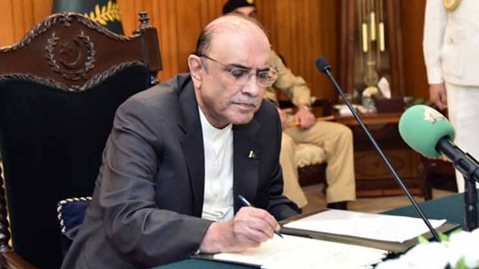 صدر مملکت نے وفاقی دارالحکومت میں جلسے جلوسوں کو ریگولیٹ کرنے سے متعلق بل پر دستخط کر دیے