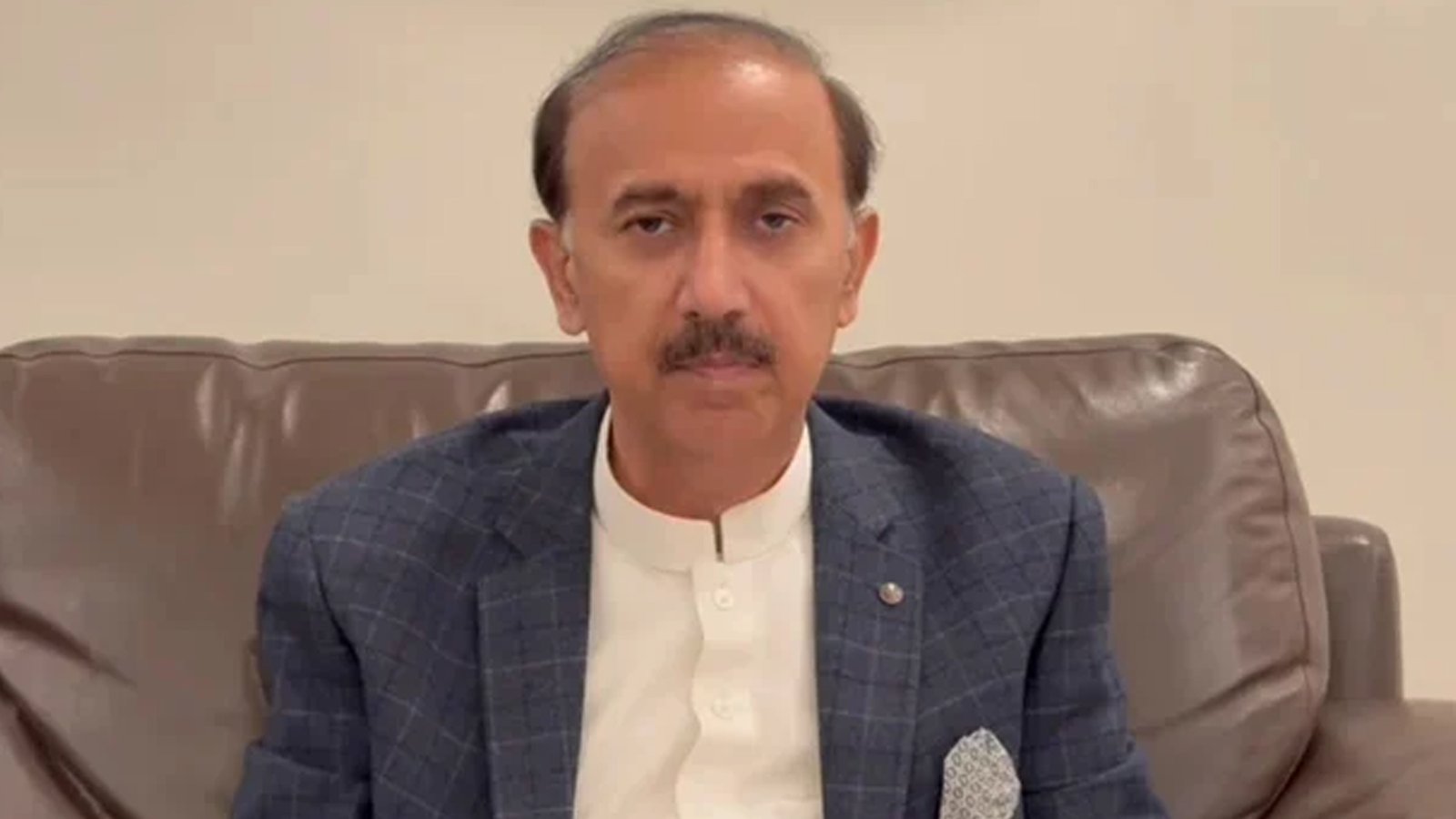 نواز شریف و زرداری کے خلاف عدالتیں خاموش،عمران کے کیسز فاسٹ ٹریک پر، شعیب شاہین