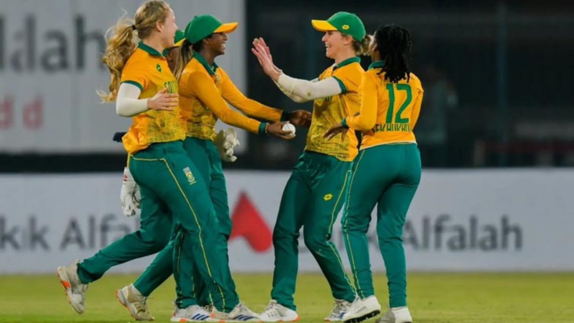 جنوبی افریقا ویمنز بمقابلہ پاکستان پہلا ٹی ٹوئنٹی: کھیل کے میدان سے اہم خبر آگئی