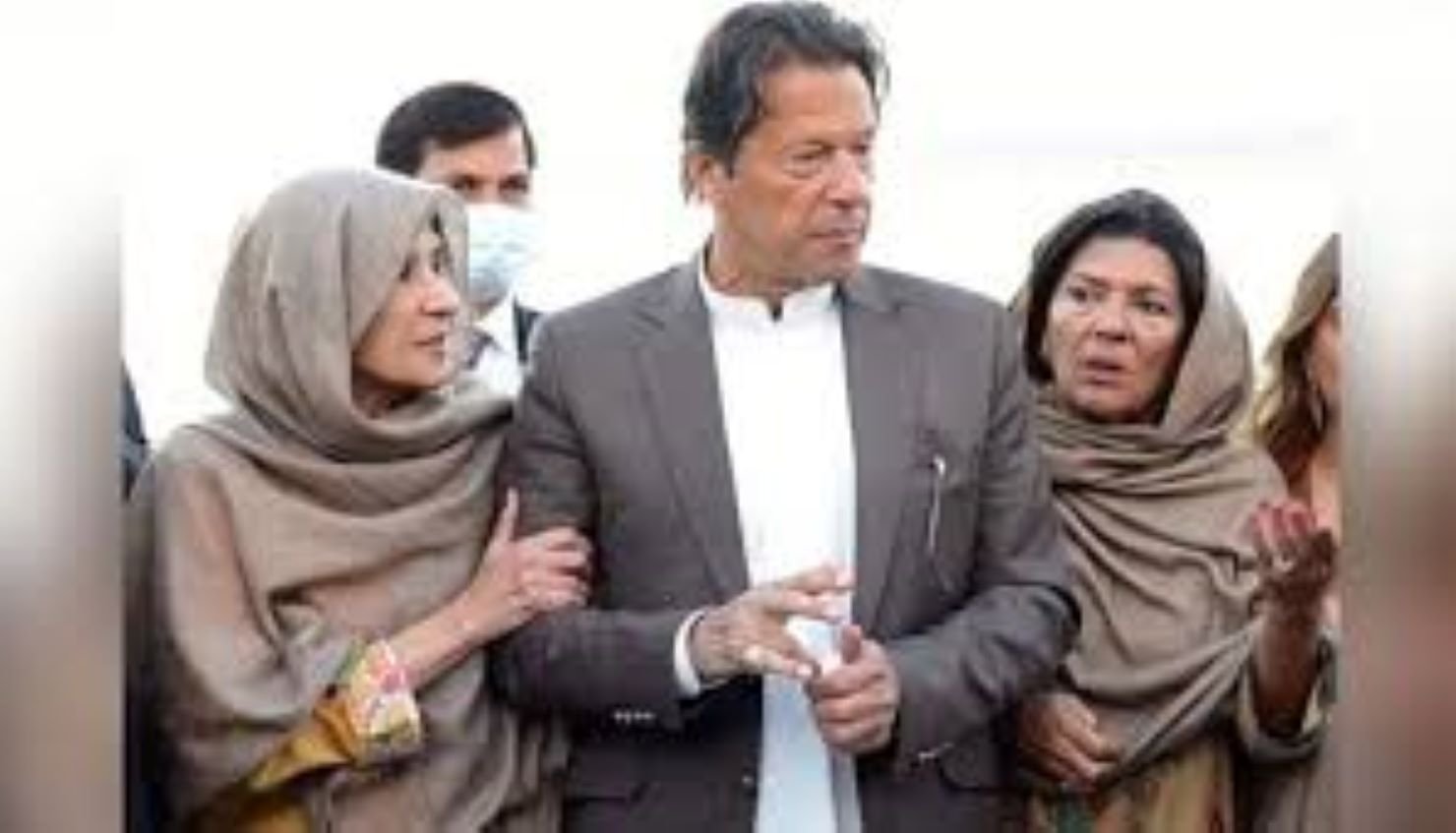 عمران خان کی بہنوں کا دو روزہ جسمانی ریمانڈ منظور