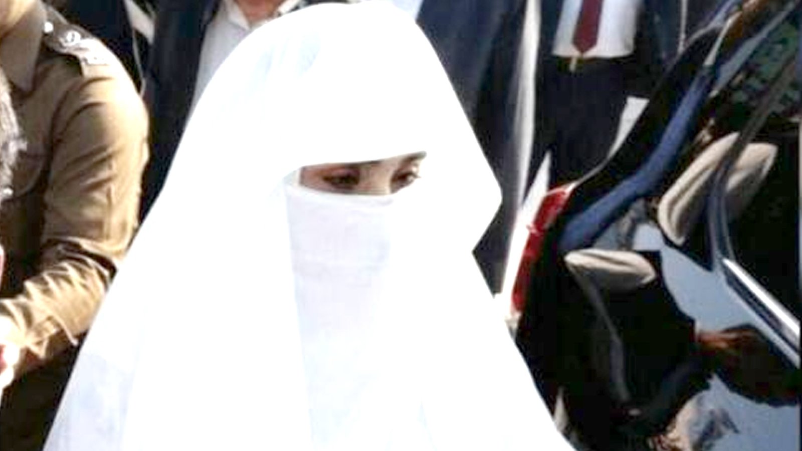 پشاور ہائیکورٹ؛ بشریٰ بی بی کی 23 دسمبر تک راہداری ضمانت کی درخواست منظور
