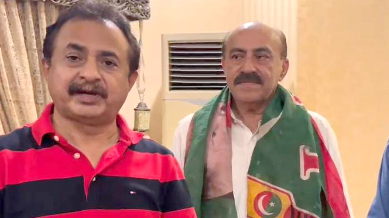 جب تک زندہ ہوں خان کے ساتھ کھڑا رہوں گا، چیتن مل اروانی