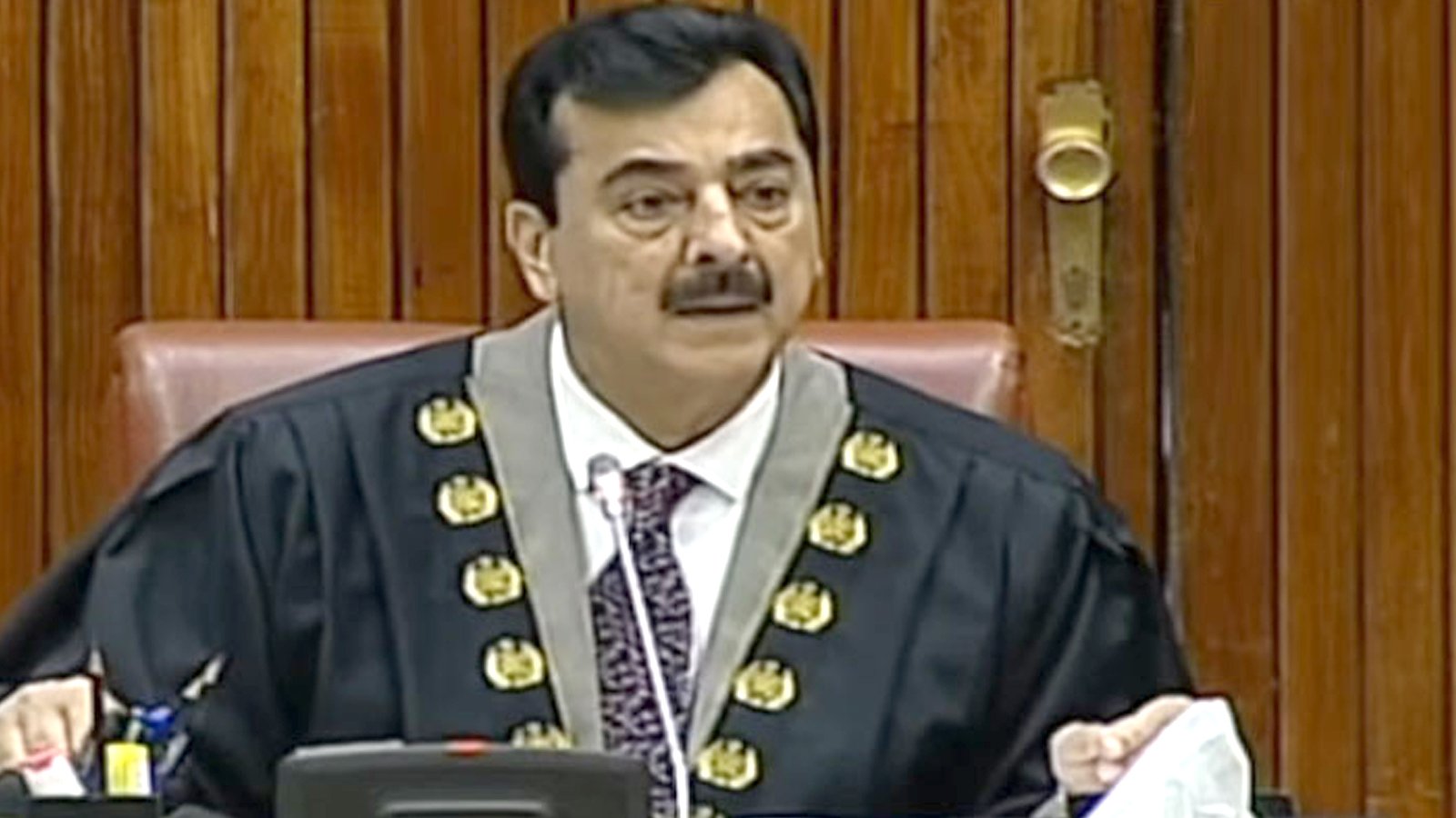 چیئرمین سینیٹ نے پارلیمانی کمیٹی کی تشکیل کے لیے 4 سینیٹرز کے نام بھجوا دیے