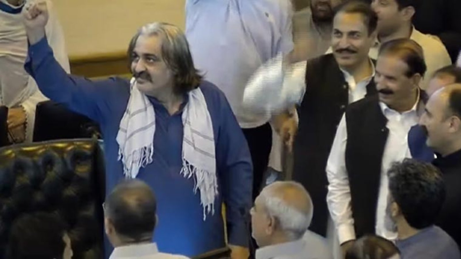 جنگ جاری ہے، مرتے دم تک لڑیں گے: وزیر اعلیٰ علی امین گنڈا پور اچانک صوبائی اسمبلی پہنچ گئے
