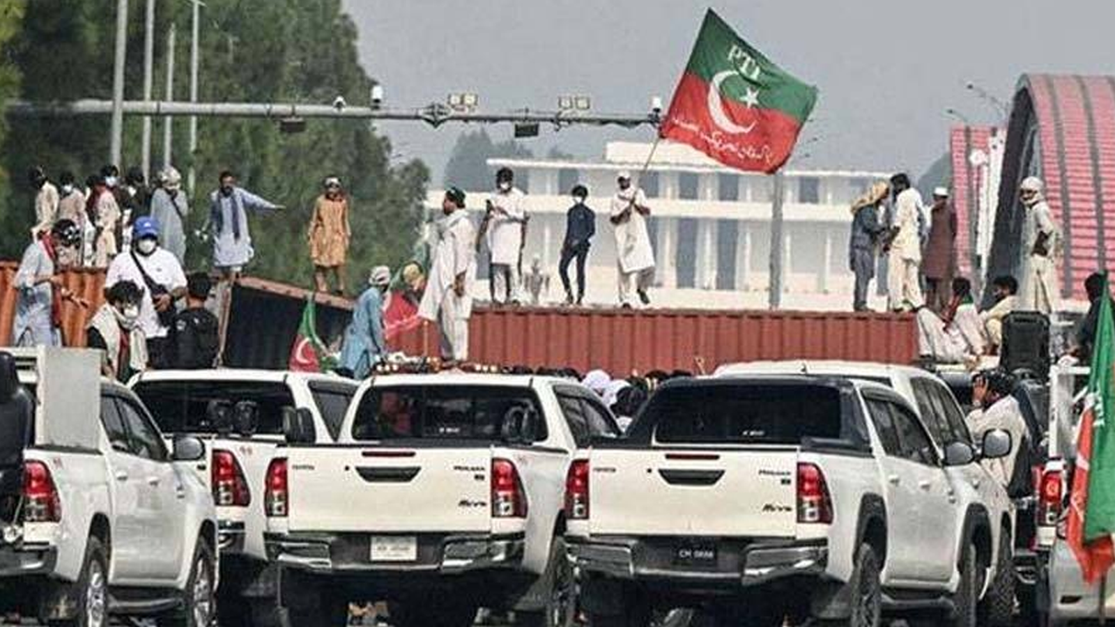 خیبر پختونخوا کی سرکاری اور ضبط شدہ  گاڑیوں کا پی ٹی آئی احتجاج میں استعمال، اہم انکشافات سامنے آگئے