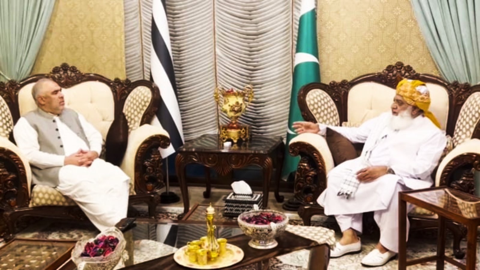 مولانا فضل الرحمٰن کا پی ٹی آئی سے 15 اکتوبر کو احتجاج مؤخر کرنے کا مطالبہ