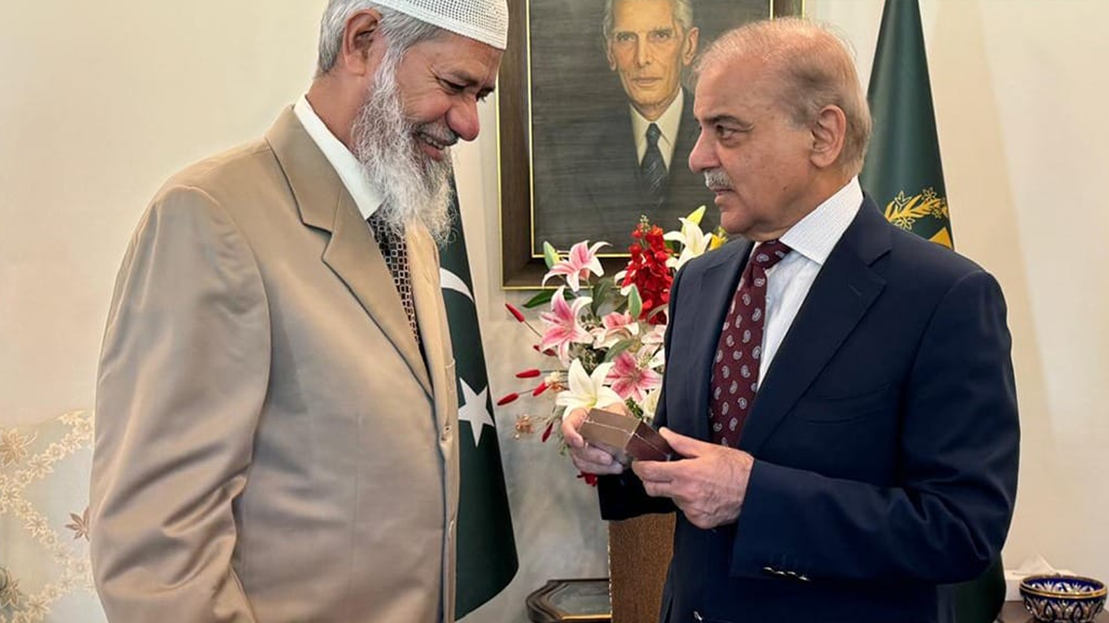امت مسلمہ آپ پر نازاں ہے کہ آپ نے دنیا بھر کو اسلام کا صحیح تشخص سے روشناس کروایا، وزیراعظم کی ذاکر نائیک سے گفتگو