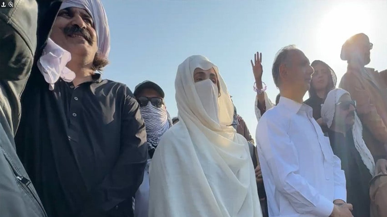 علی امین گنڈاپور ،بشریٰ بی بی اور عمر ایوب پریس کانفرنس کریں گے