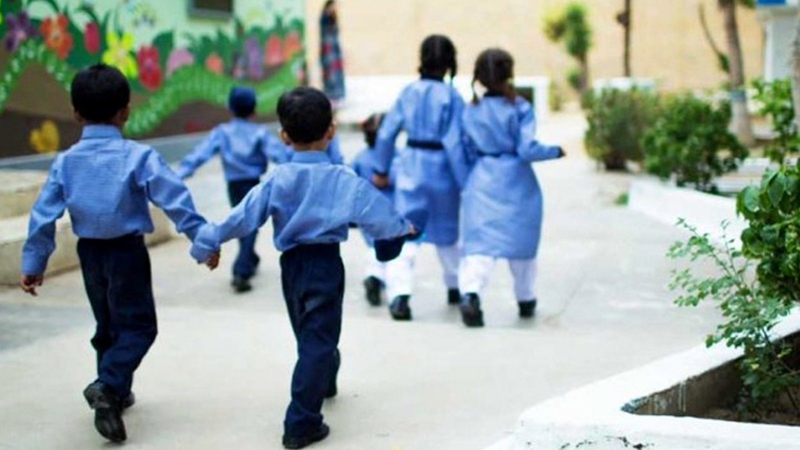 گرمی کے پیش نظر پنجاب کے تمام سرکاری و نجی تعلیمی اداروں کے لیے نوٹیفیکیشن جاری