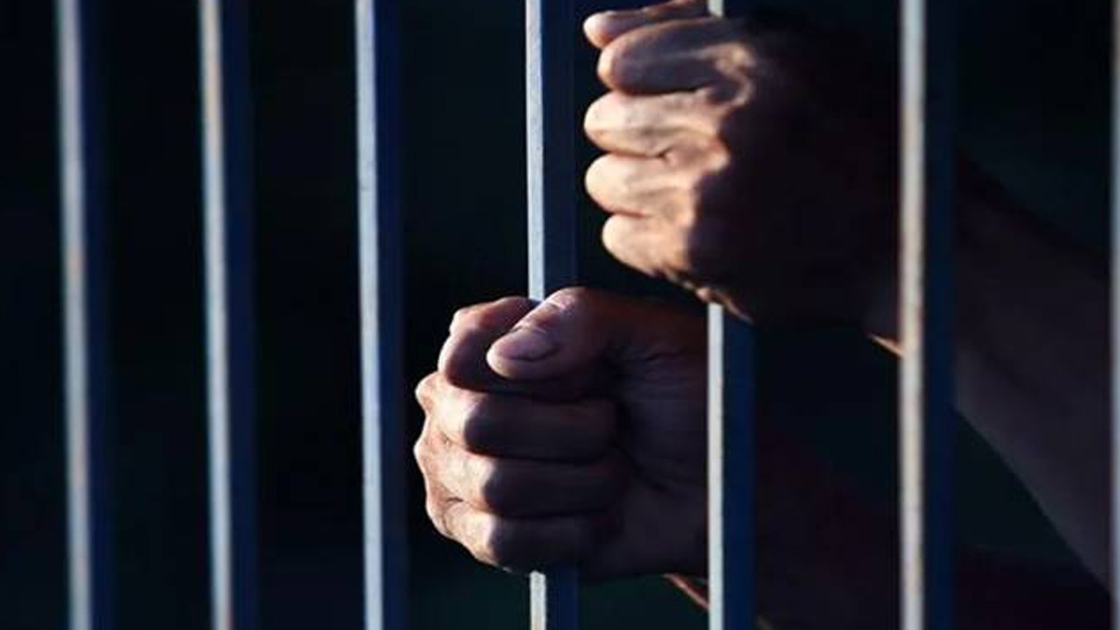 اسلام آباد : کچہری میں سابق پولیس ملازم چوری کرتے رنگے ہاتھوں پکڑا گیا